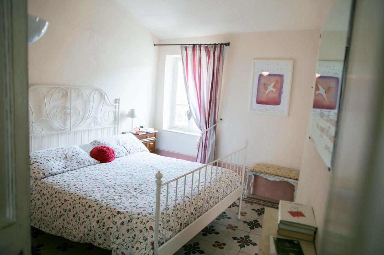 Bed and Breakfast Bb Le Gemme Dolceacqua Exterior foto